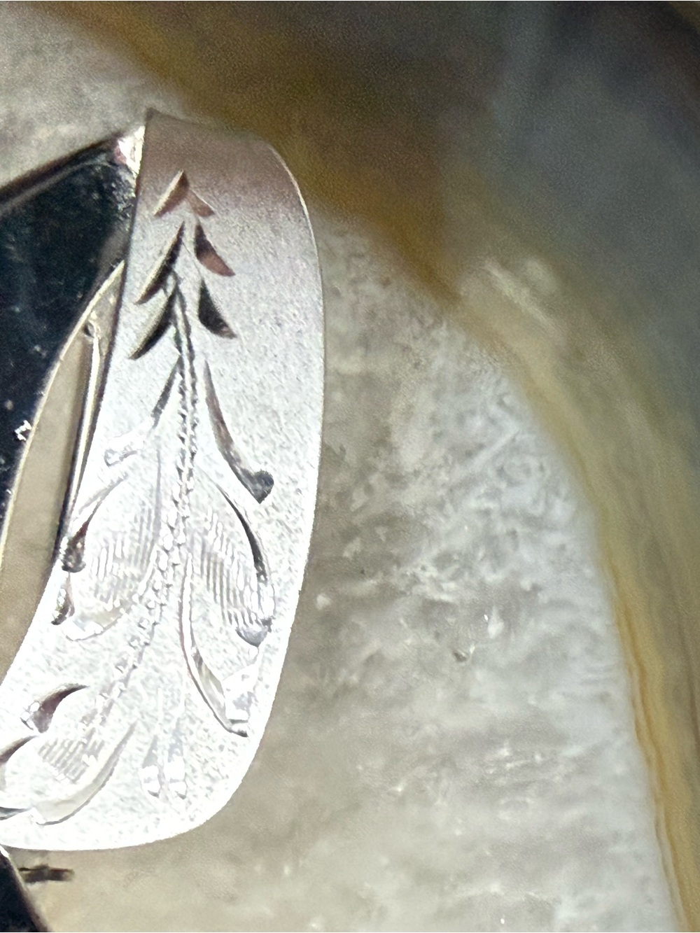 Vintage Sterling Silver & Black Leaf Swirl Brooch mirror & etched Guc - Picture 3 of 4